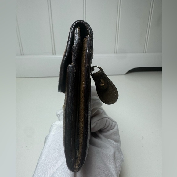 Chloe Bi-Fold Wallet Flap Pebbled Brown Leather Wallet with Gold Clasp - Picture 3 of 16